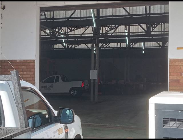412M² BUILDING TO LET IN APEX